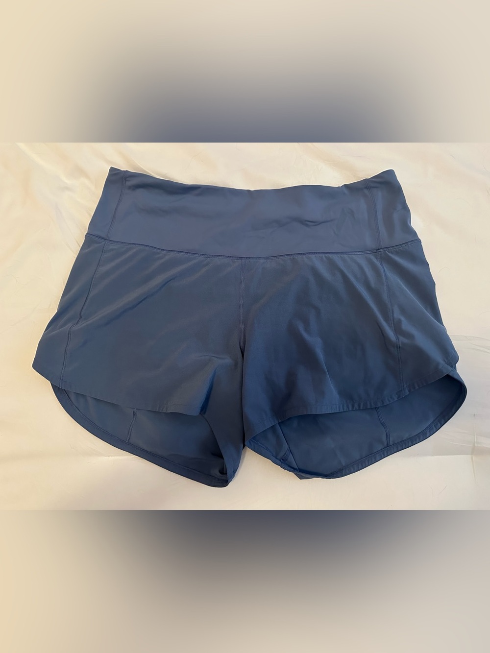 EUC Lululemon OG Speed Up HR Short 4” Light Blue